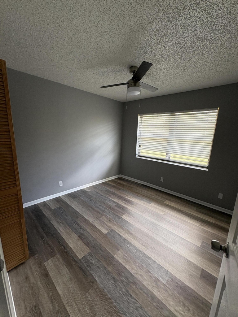 4726 Summit Boulevard - Photo 4