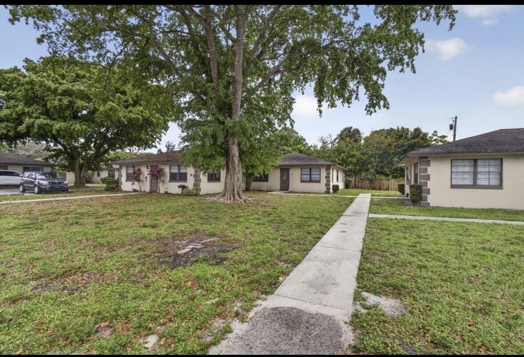 4726 Summit Boulevard - Photo 10