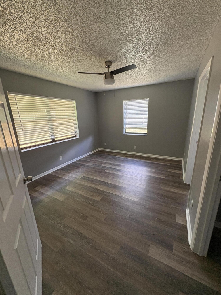 4726 Summit Boulevard - Photo 7