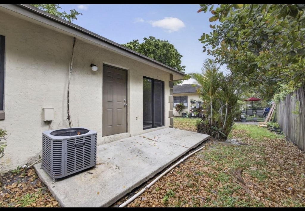4726 Summit Boulevard - Photo 13