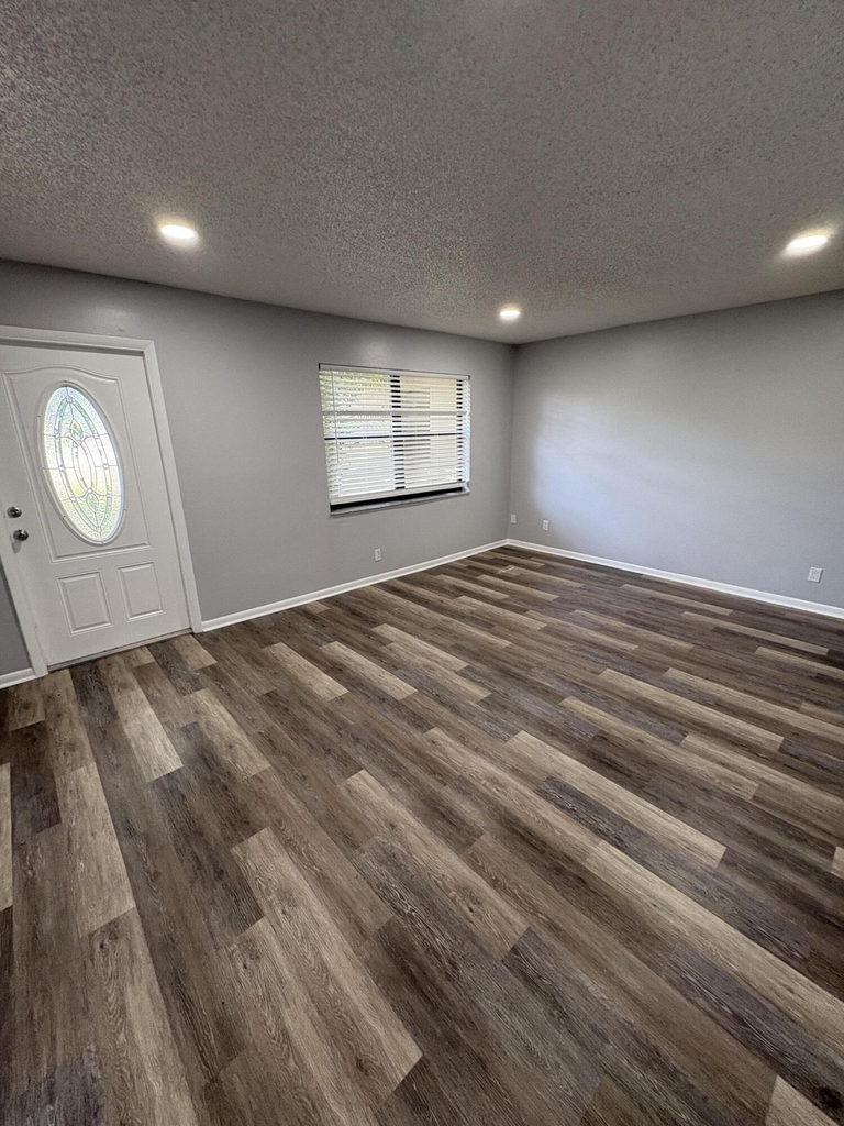 4726 Summit Boulevard - Photo 0