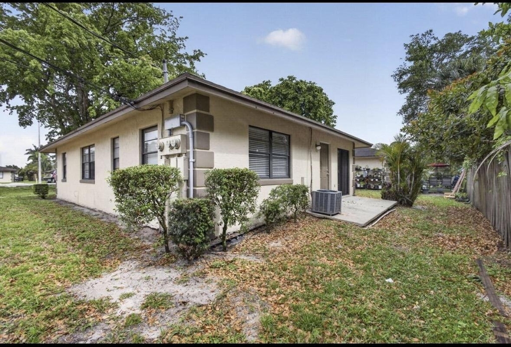 4726 Summit Boulevard - Photo 11