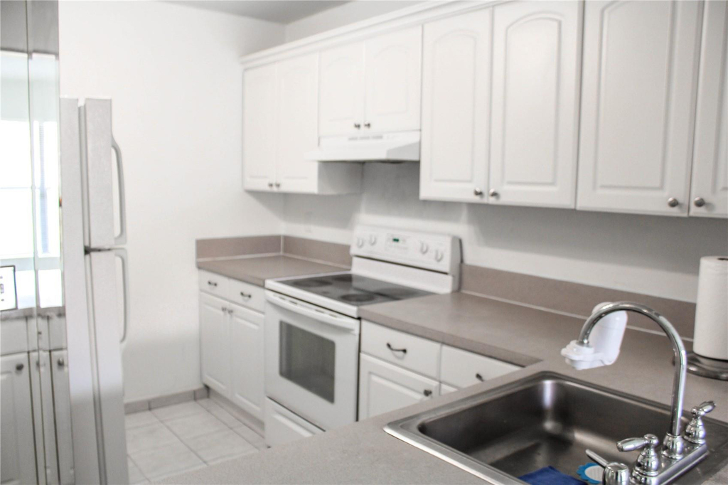 6705 W 26th Drive - Photo 4