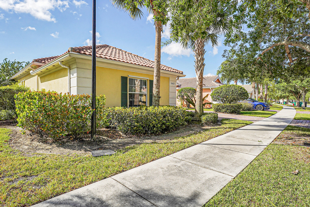 11427 Sw Rockingham Drive - Photo 1