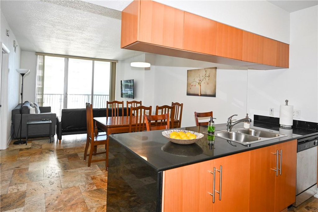 1750 N Bayshore Drive - Photo 3