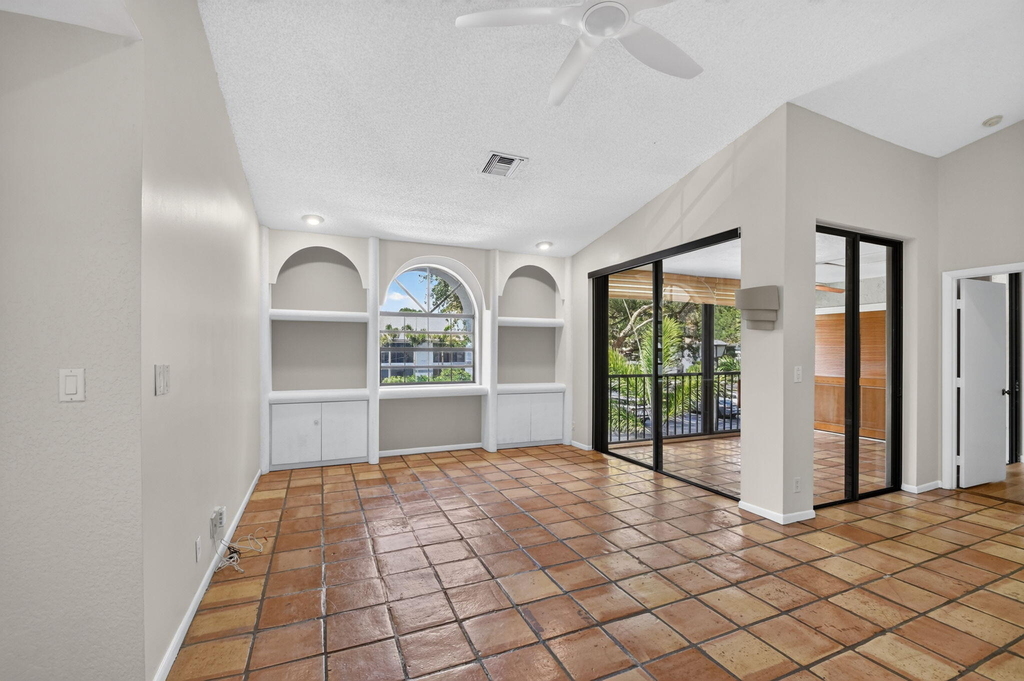 5451 Verona Drive - Photo 5