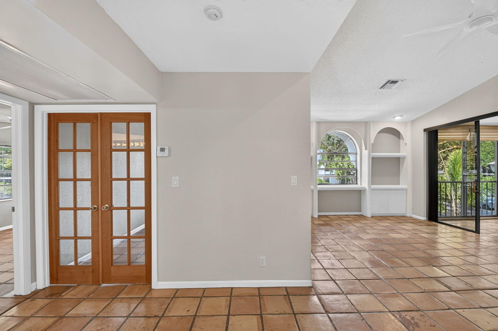 5451 Verona Drive - Photo 7