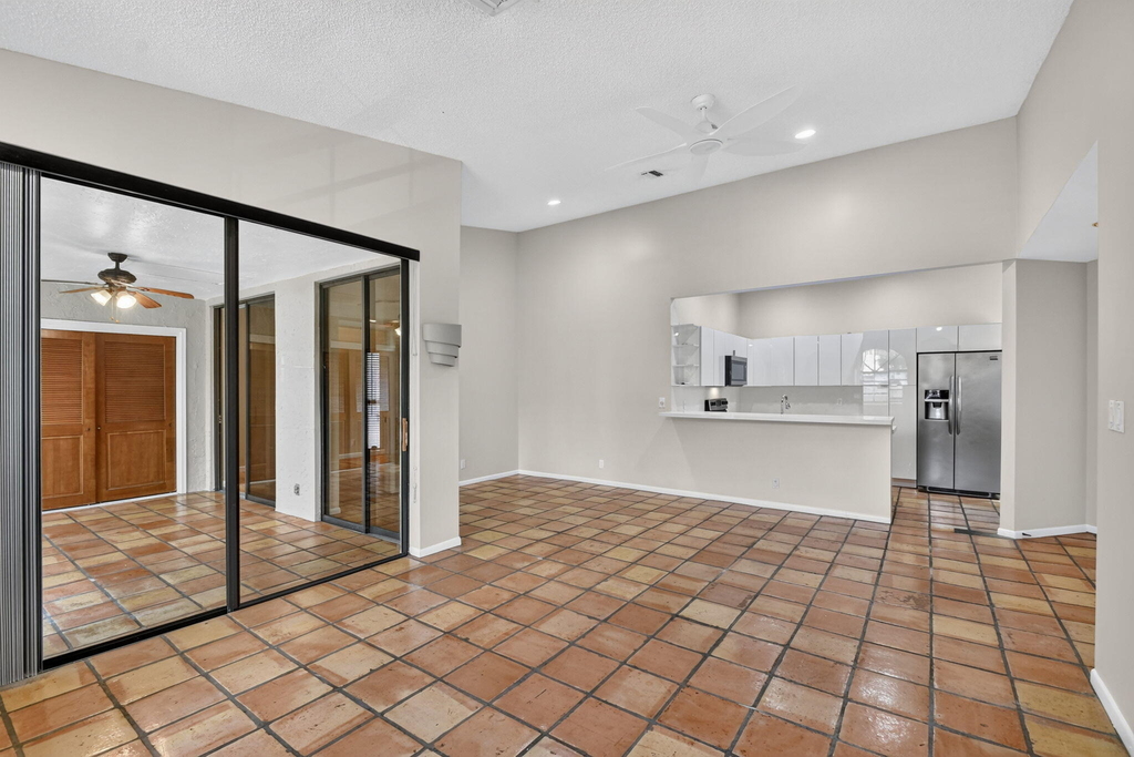 5451 Verona Drive - Photo 6