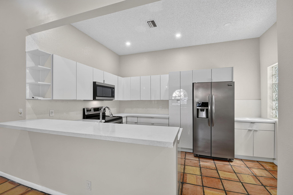 5451 Verona Drive - Photo 2