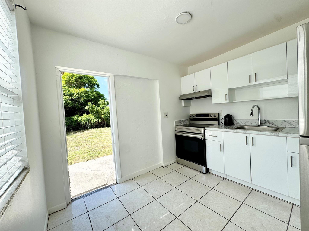 147 W 17th Street - Photo 3