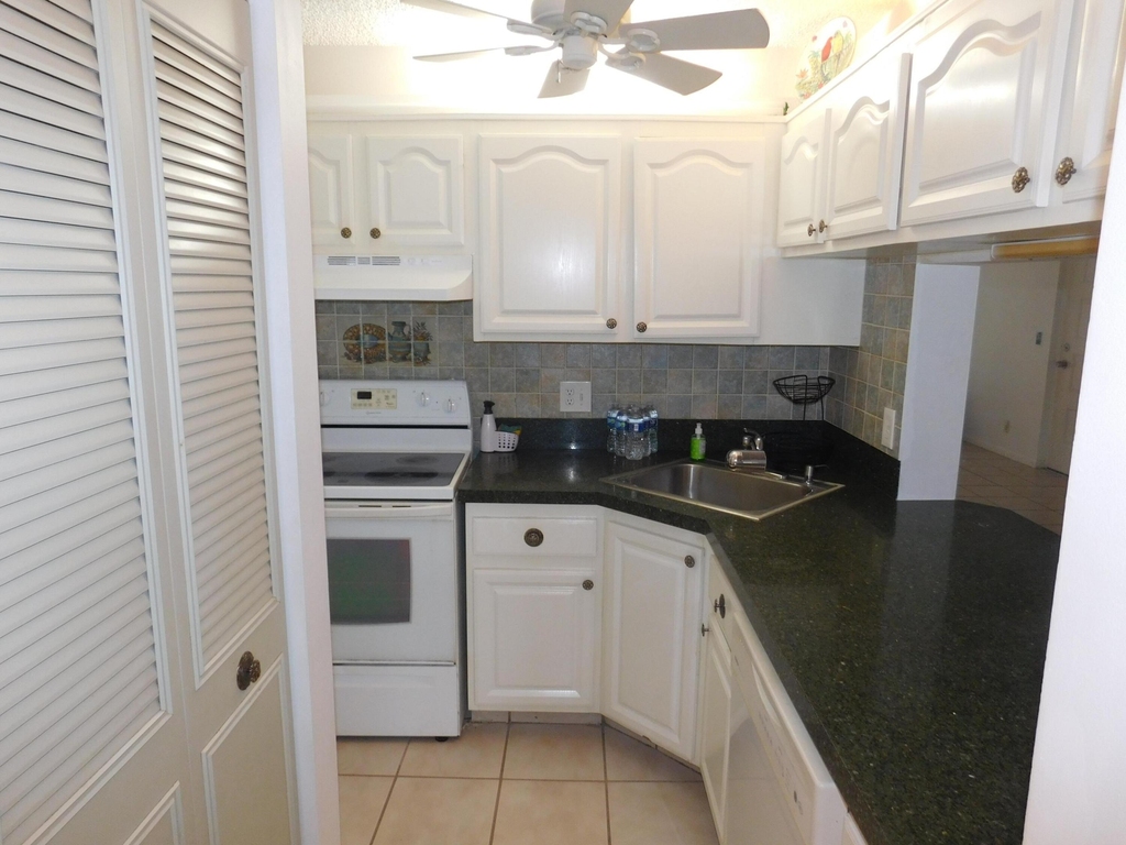 627 Sea Pine Way - Photo 7