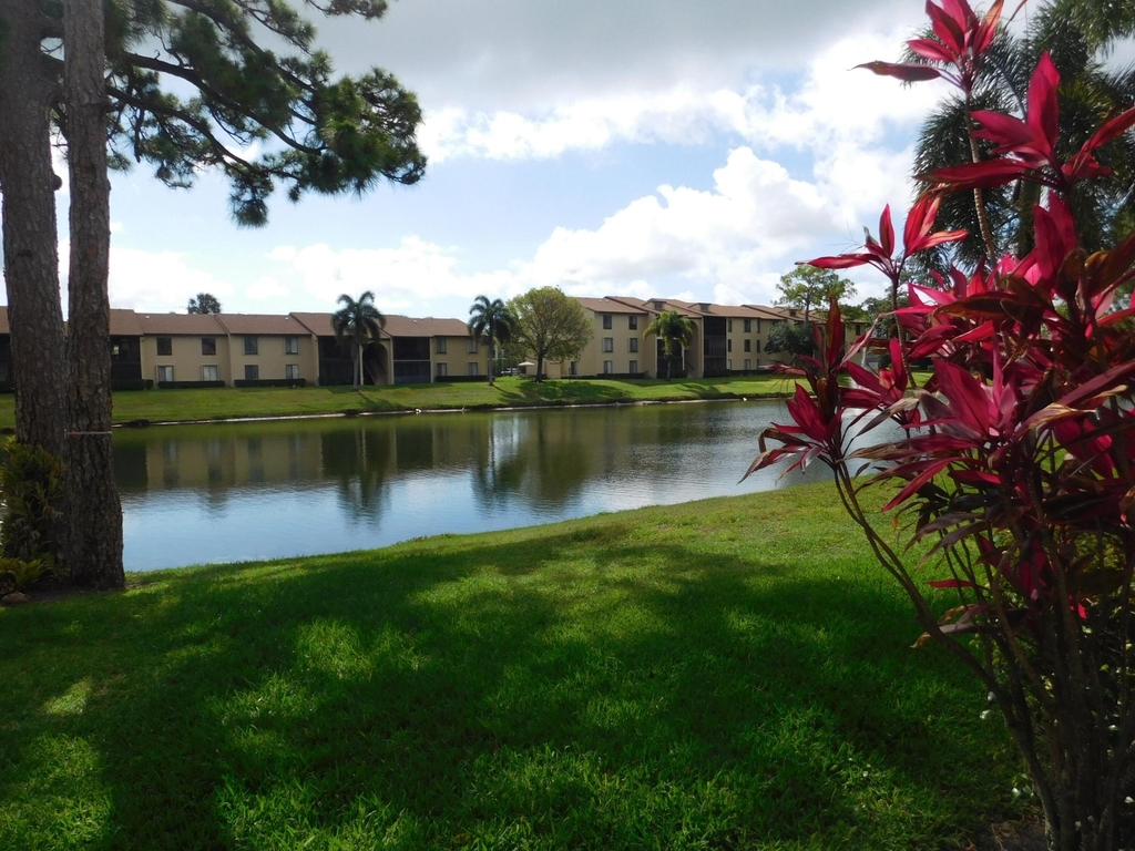627 Sea Pine Way - Photo 3