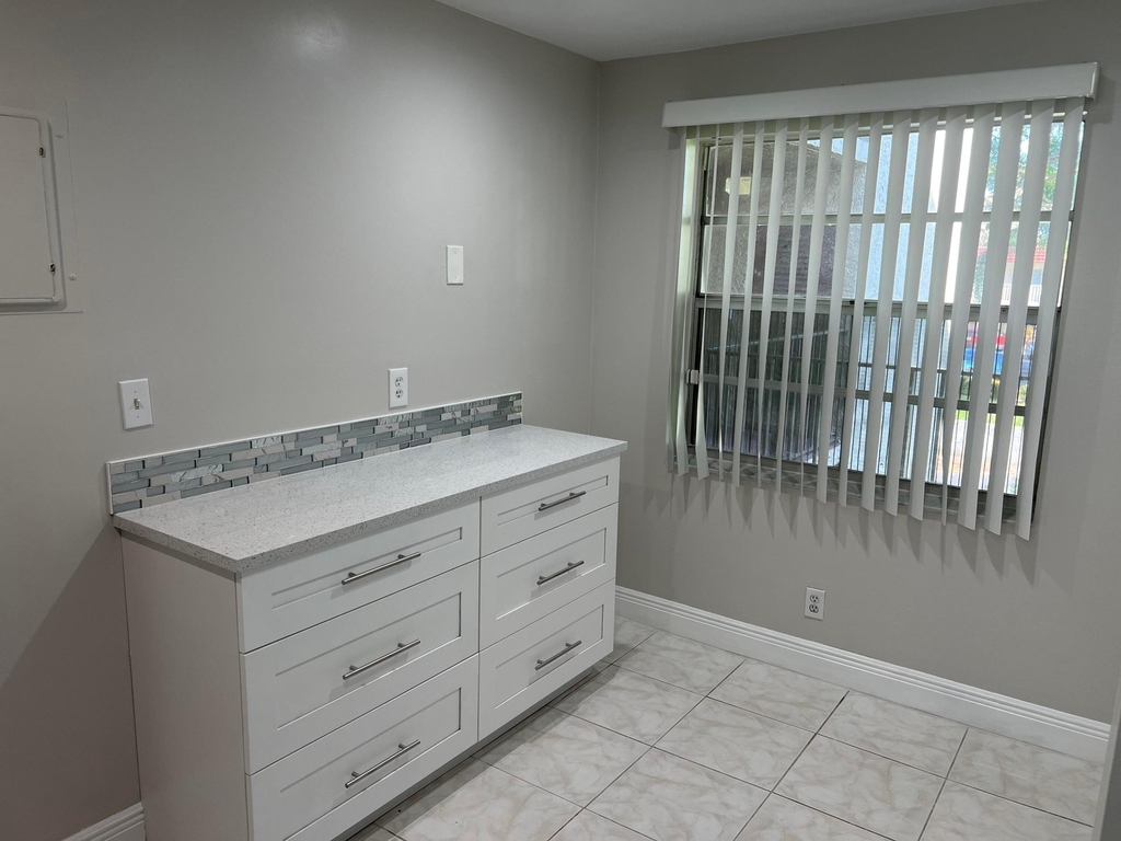 24 Abbey Lane - Photo 3