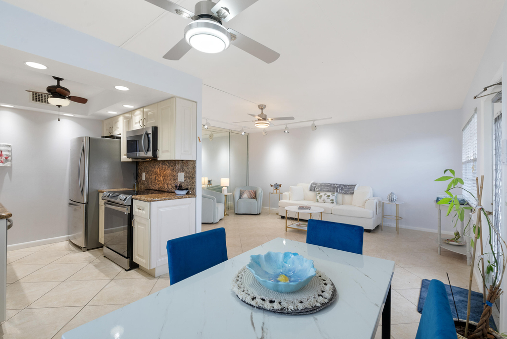 4060 Cornwall C - Photo 10