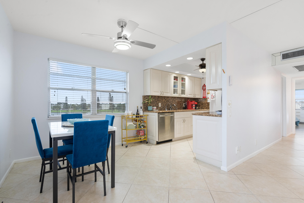 4060 Cornwall C - Photo 6