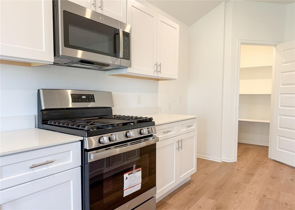 16309 Harvester Drive - Photo 5