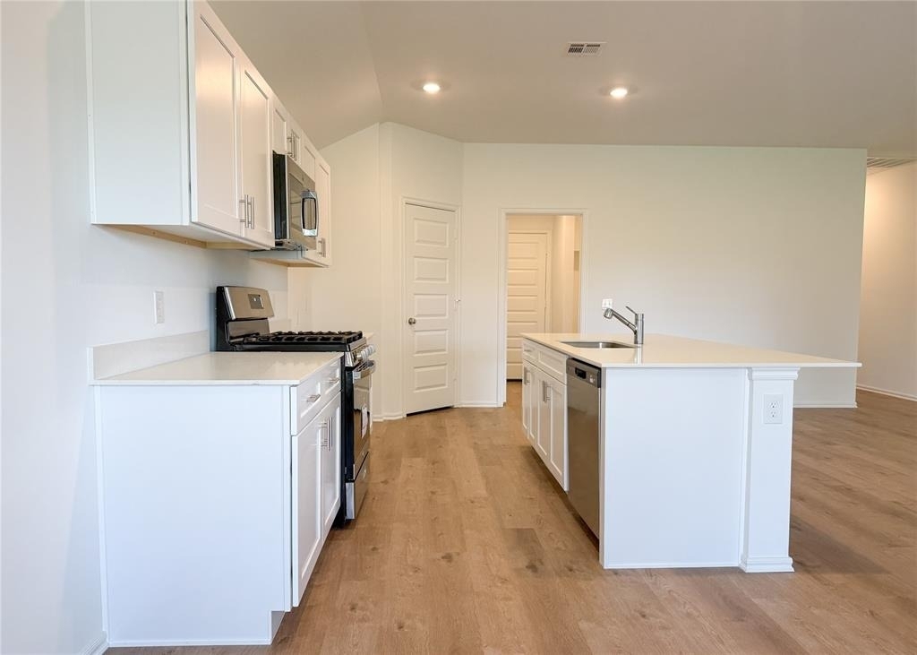 16309 Harvester Drive - Photo 4