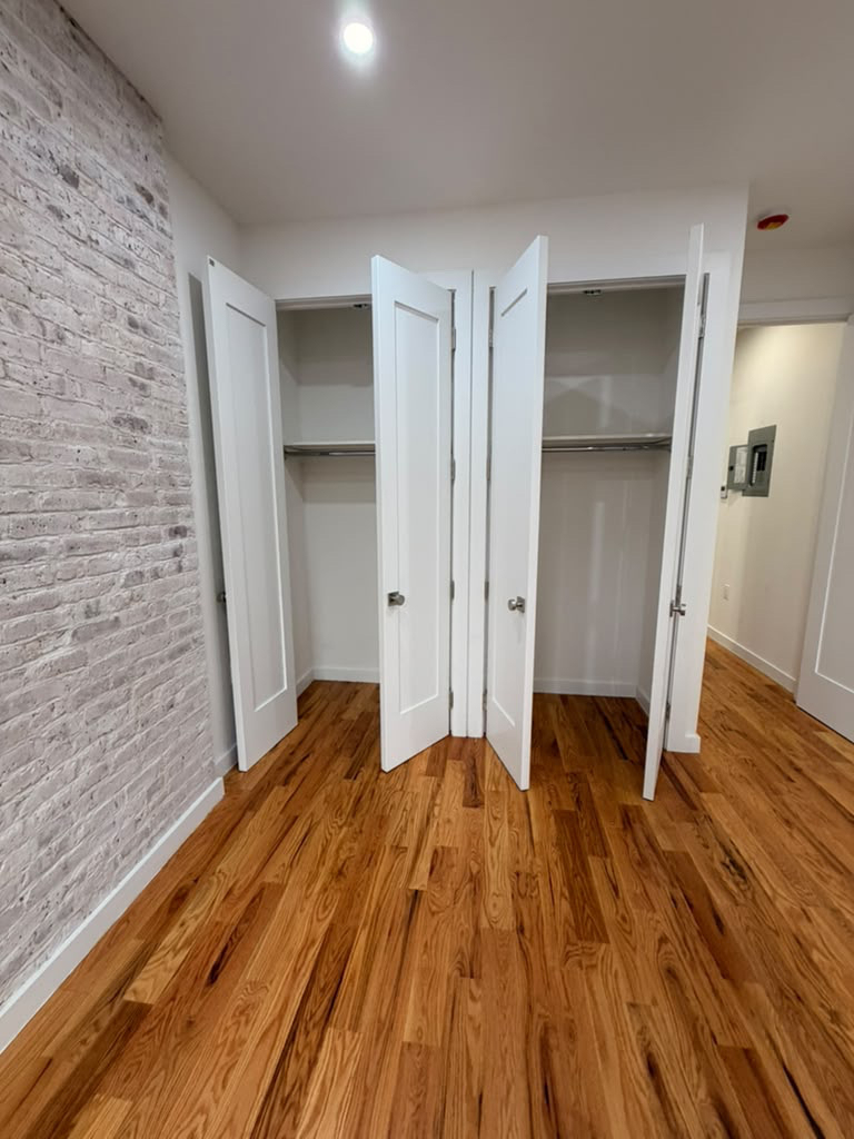 384 Chauncey Street - Photo 10