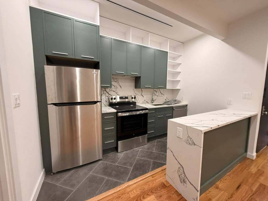 384 Chauncey Street - Photo 2