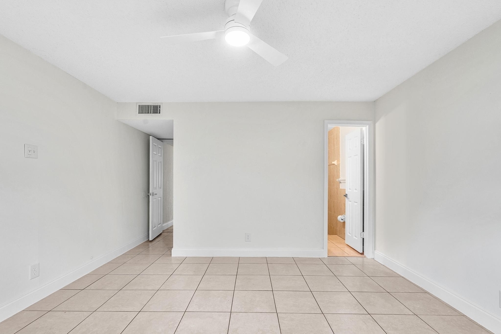 2510 Riverside Drive - Photo 36