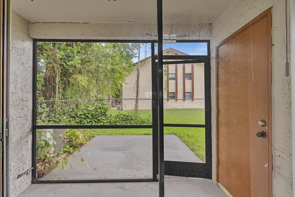 2510 Riverside Drive - Photo 15