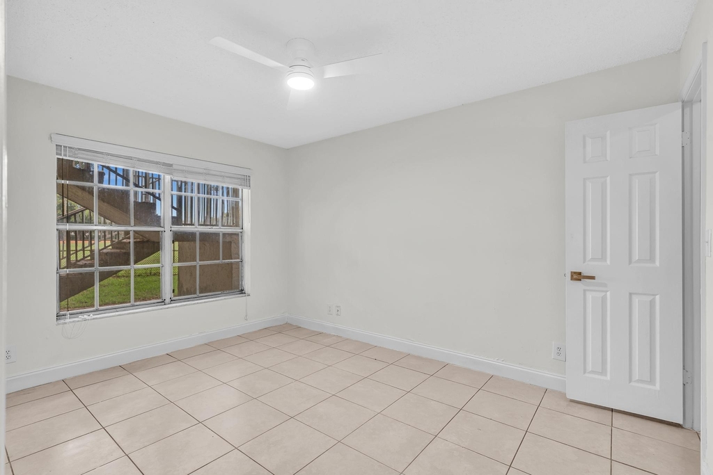 2510 Riverside Drive - Photo 24