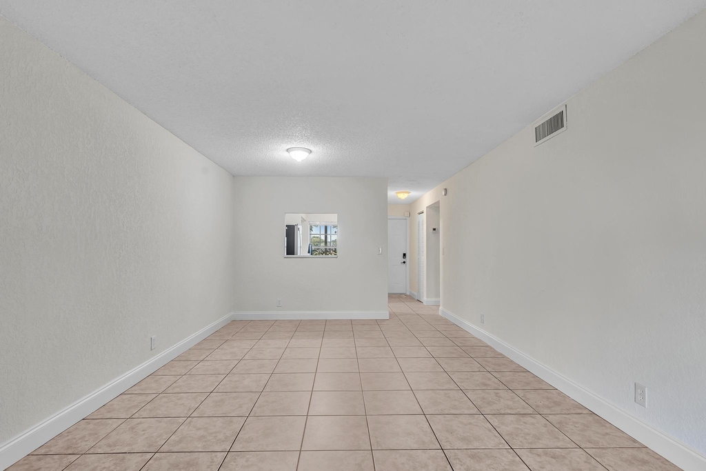2510 Riverside Drive - Photo 19