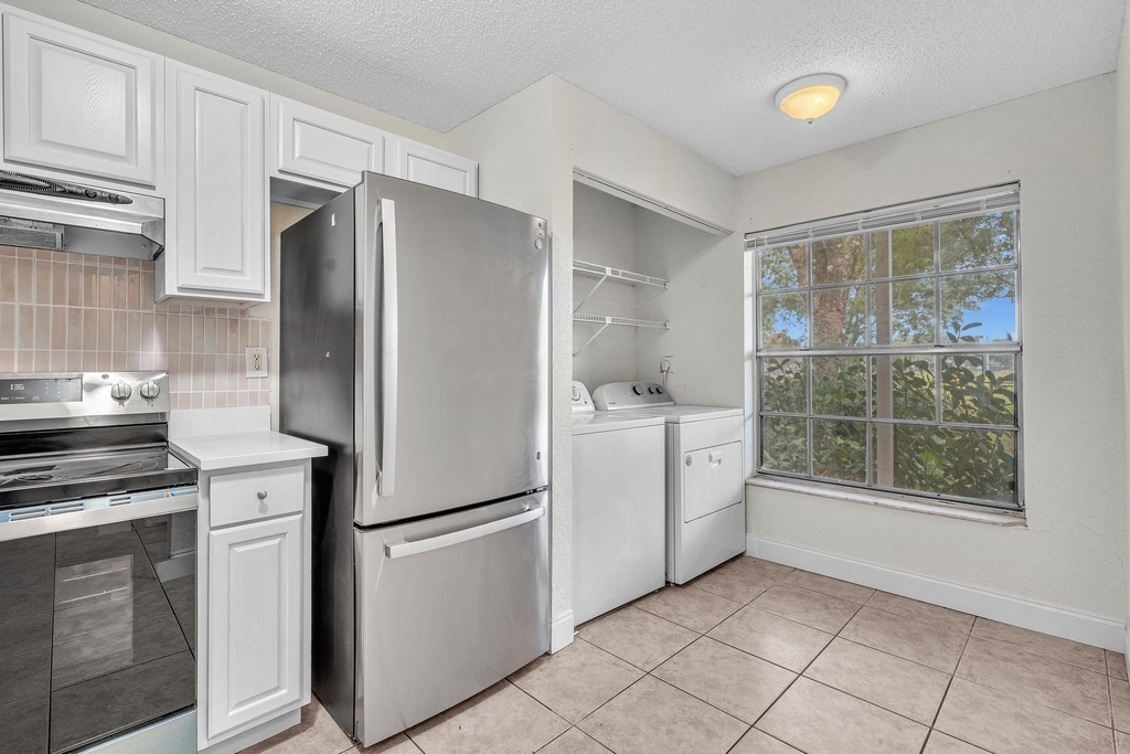 2510 Riverside Drive - Photo 4