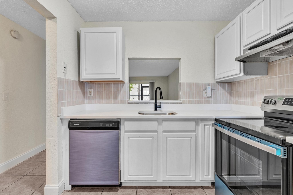 2510 Riverside Drive - Photo 8