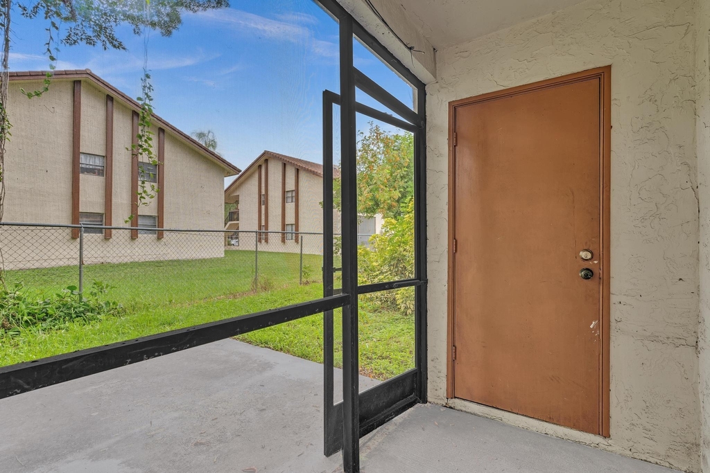 2510 Riverside Drive - Photo 16