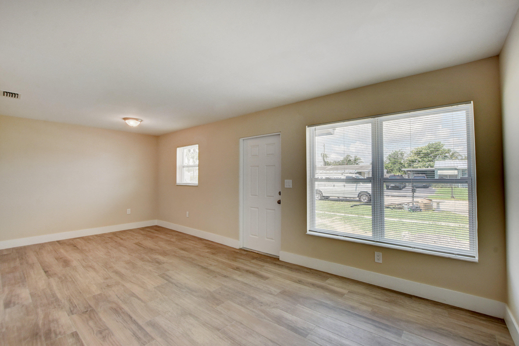 9188 Birmingham Drive - Photo 4