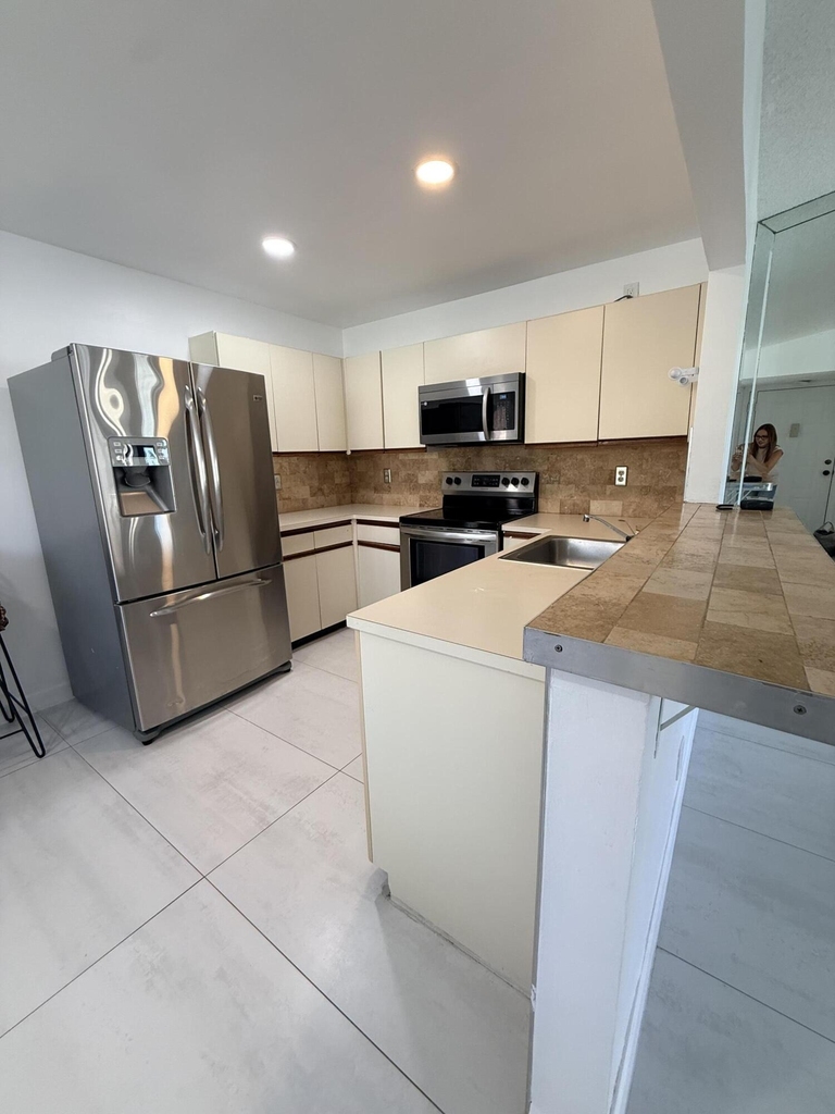 7714 Tahiti Lane - Photo 17