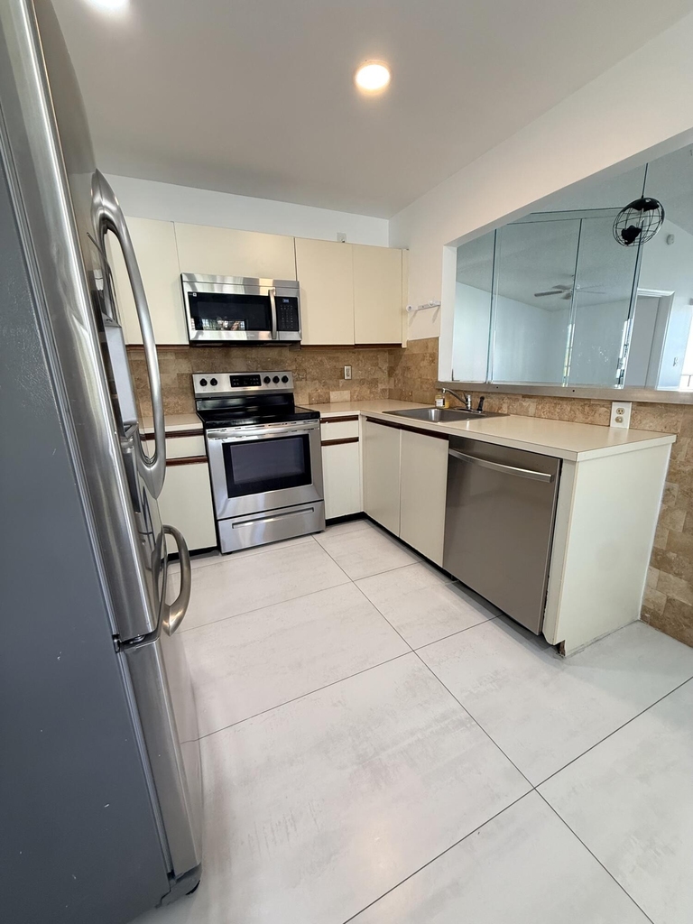 7714 Tahiti Lane - Photo 18