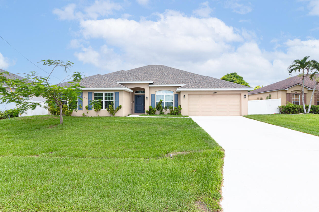 1399 Sw Edinburgh Drive - Photo 0