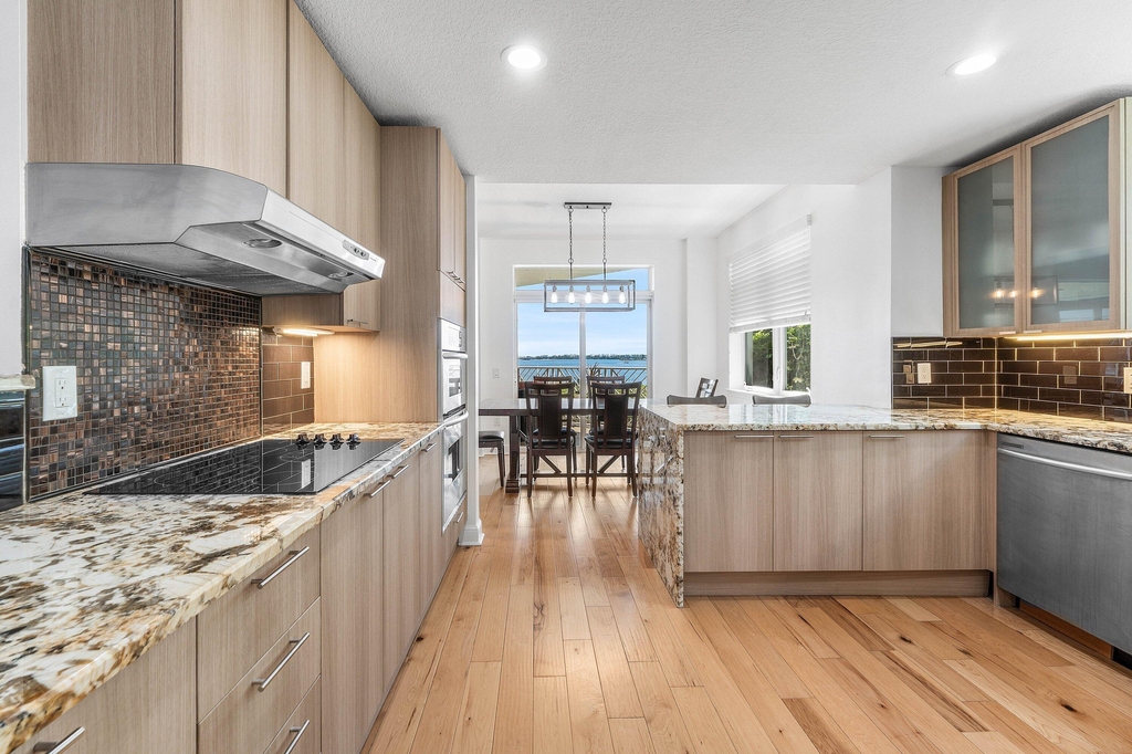 309 E Ocean Avenue - Photo 15