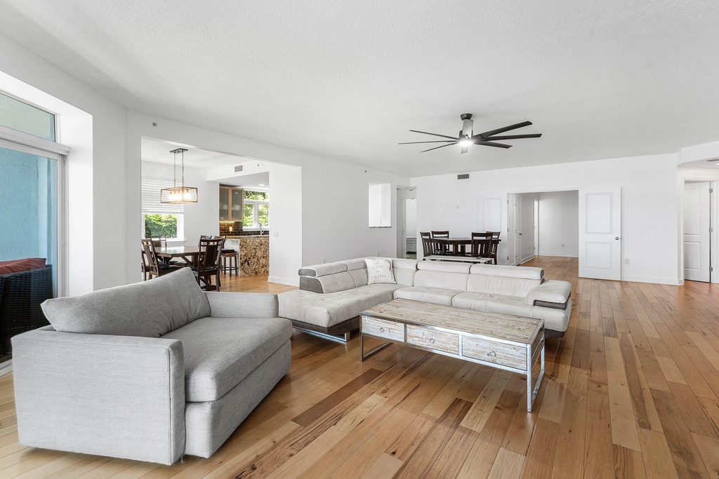 309 E Ocean Avenue - Photo 16