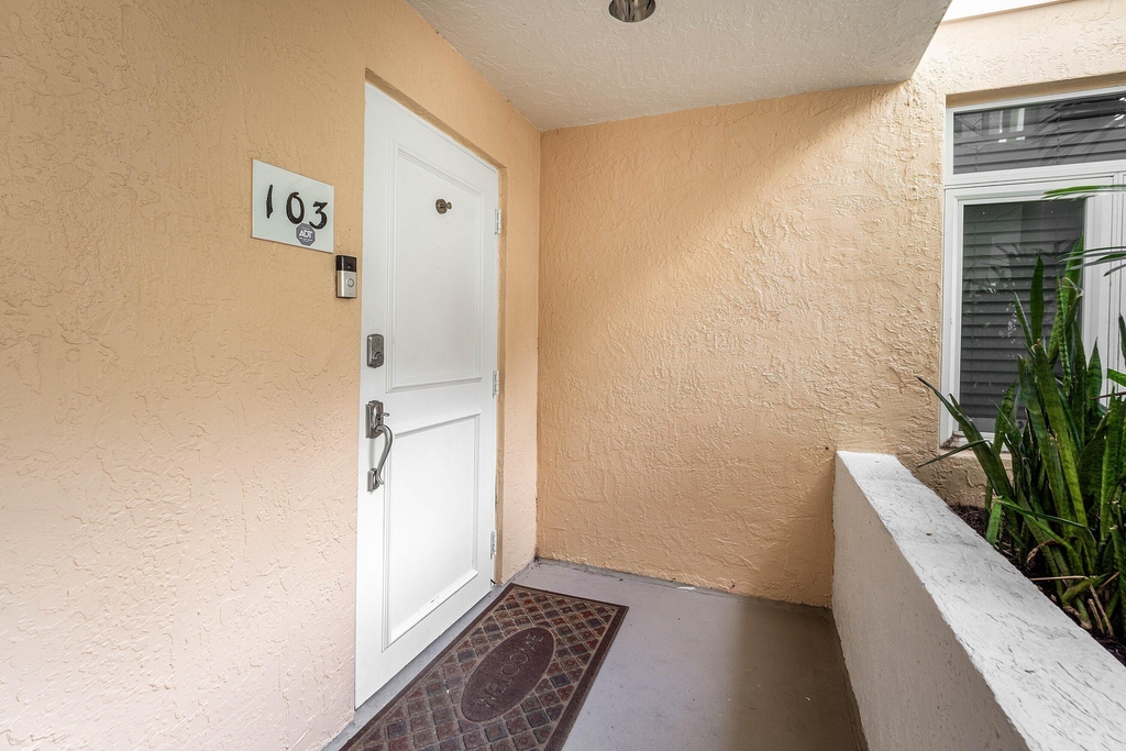 309 E Ocean Avenue - Photo 37