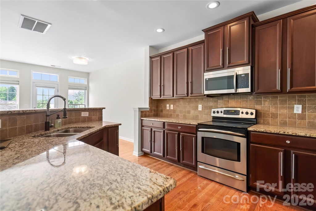 417 Armour Street - Photo 8