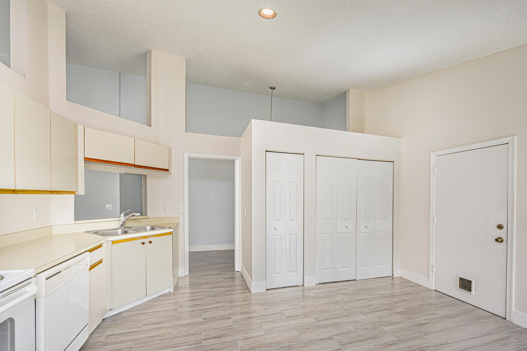 5148 Rosen Boulevard - Photo 10