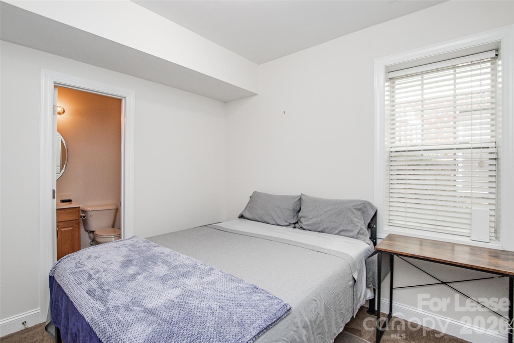315 Woodvale Place - Photo 24