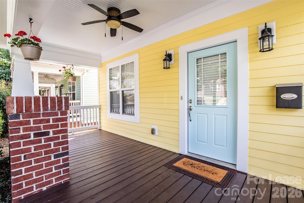 315 Woodvale Place - Photo 2