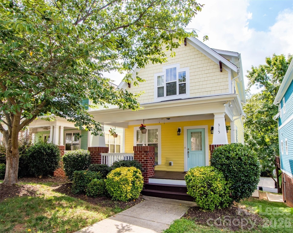 315 Woodvale Place - Photo 0