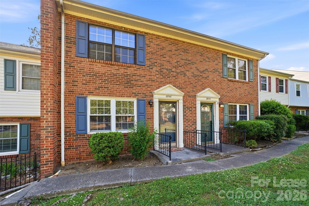 8846 Hunter Ridge Drive - Photo 0