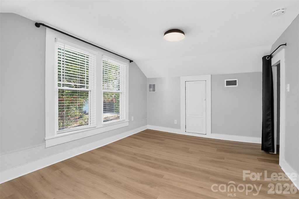 204 E Mcneely Avenue - Photo 21