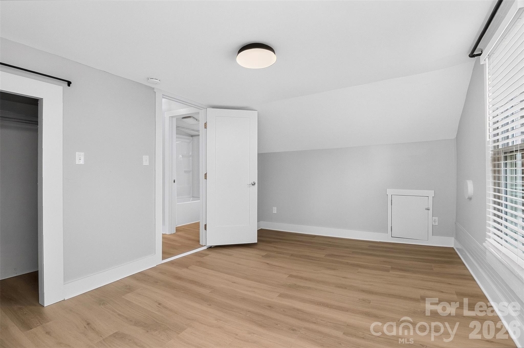 204 E Mcneely Avenue - Photo 22