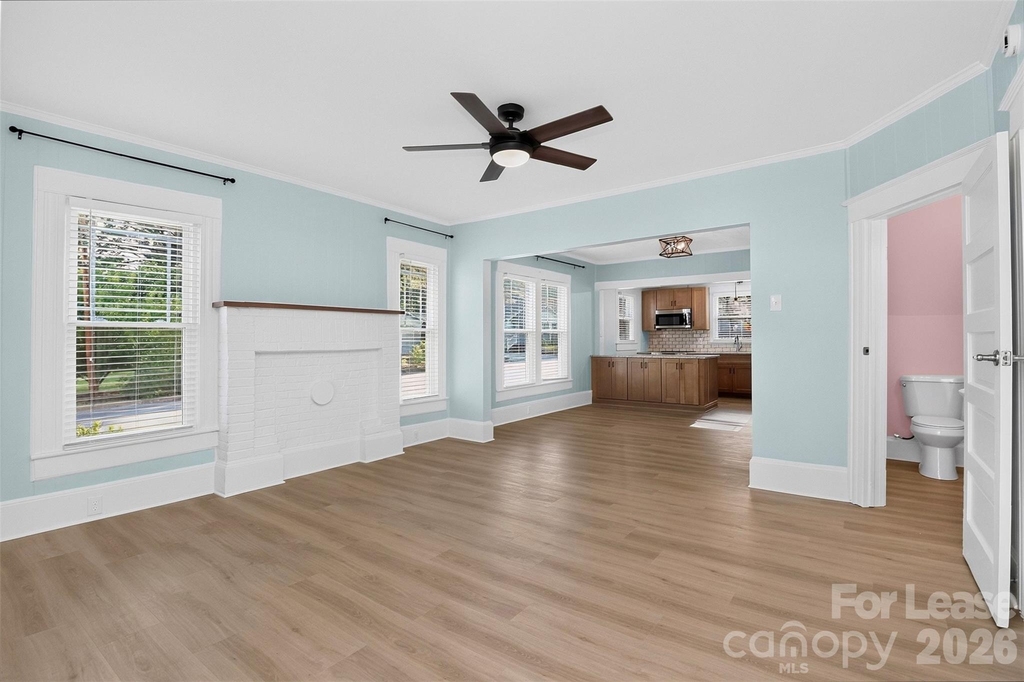 204 E Mcneely Avenue - Photo 2
