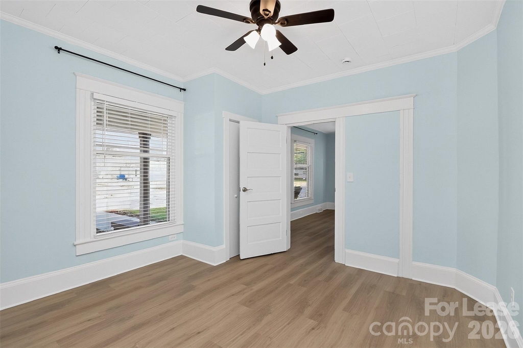 204 E Mcneely Avenue - Photo 7