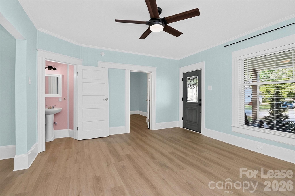 204 E Mcneely Avenue - Photo 5