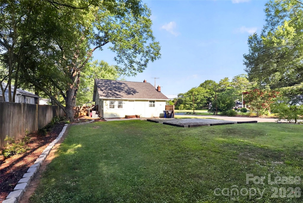 204 E Mcneely Avenue - Photo 31