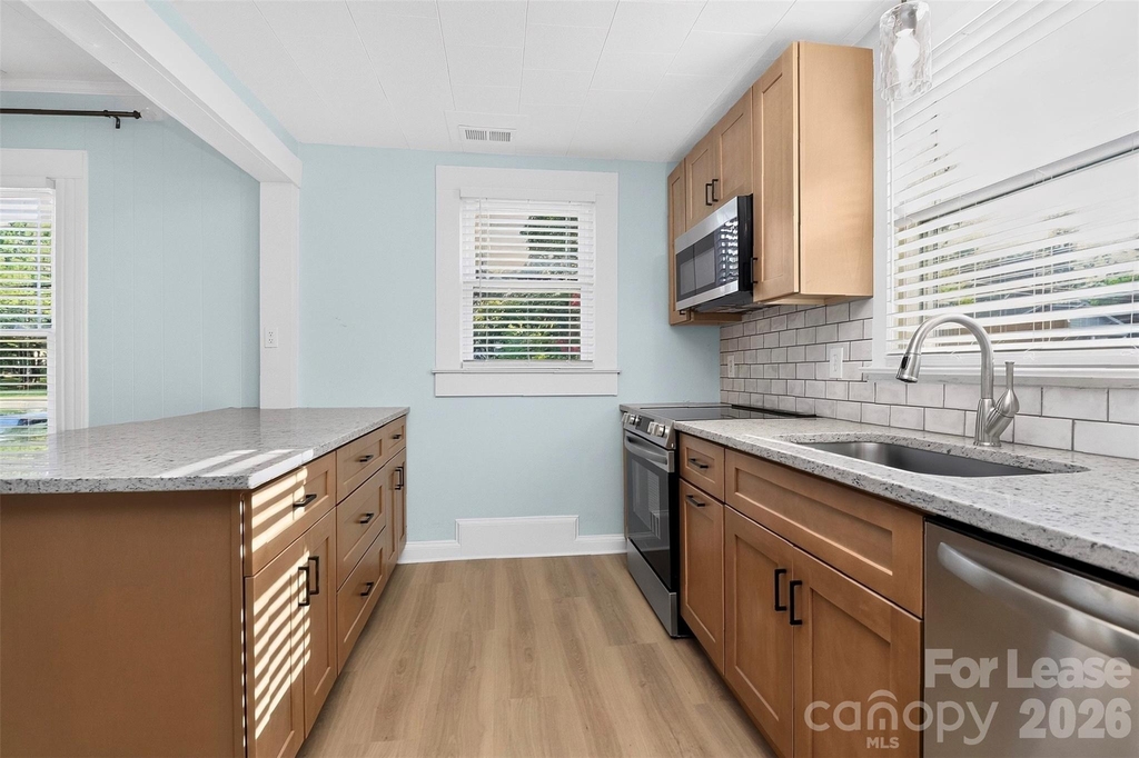 204 E Mcneely Avenue - Photo 12